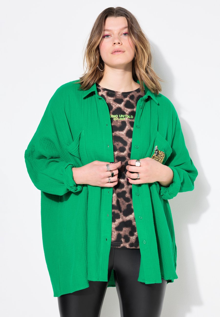 Блуза Studio Untold Button-down blouse, Emerald Green/Green
Блуза Studio Untold Button-down blouse, Emerald Green/Green