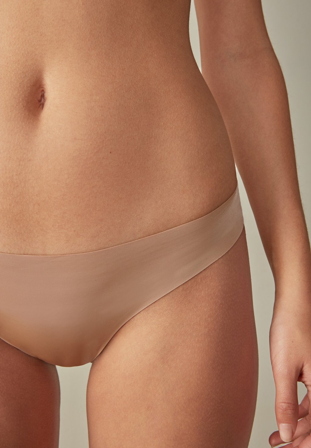 Стринги ULTRA-LIGHT Intimissimi, бежевый
Стринги ULTRA-LIGHT Intimissimi, бежевый