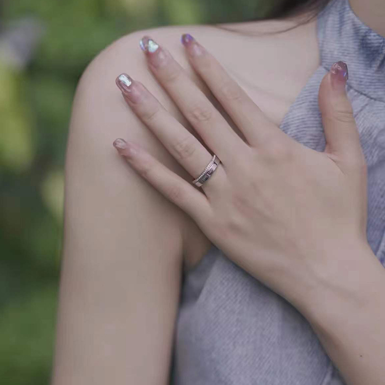 Calvin Klein Кольца из нержавеющей стали унисекс silver
Calvin Klein Кольца из нержавеющей стали унисекс silver