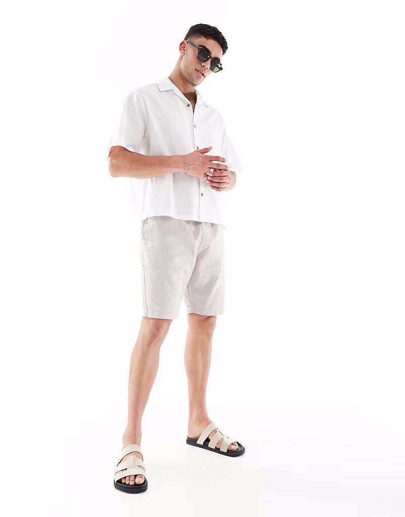 Льняные шорты на завязках French Connection в цвете «камень»
Льняные шорты на завязках French Connection в цвете «камень»