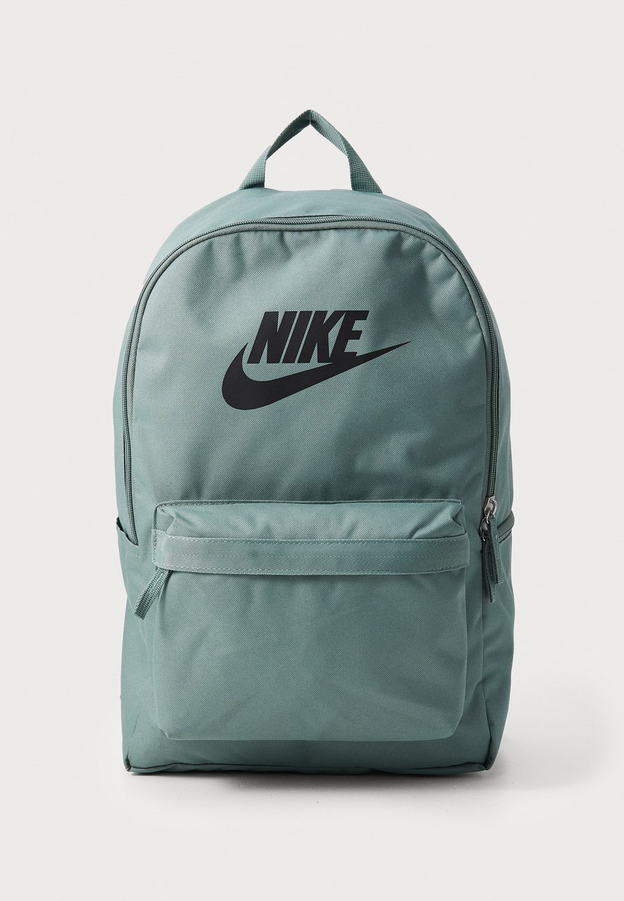 Рюкзак Nike Sportswear HERITAGE UNISEX, Clay Green/Black/Green
Рюкзак Nike Sportswear HERITAGE UNISEX, Clay Green/Black/Green