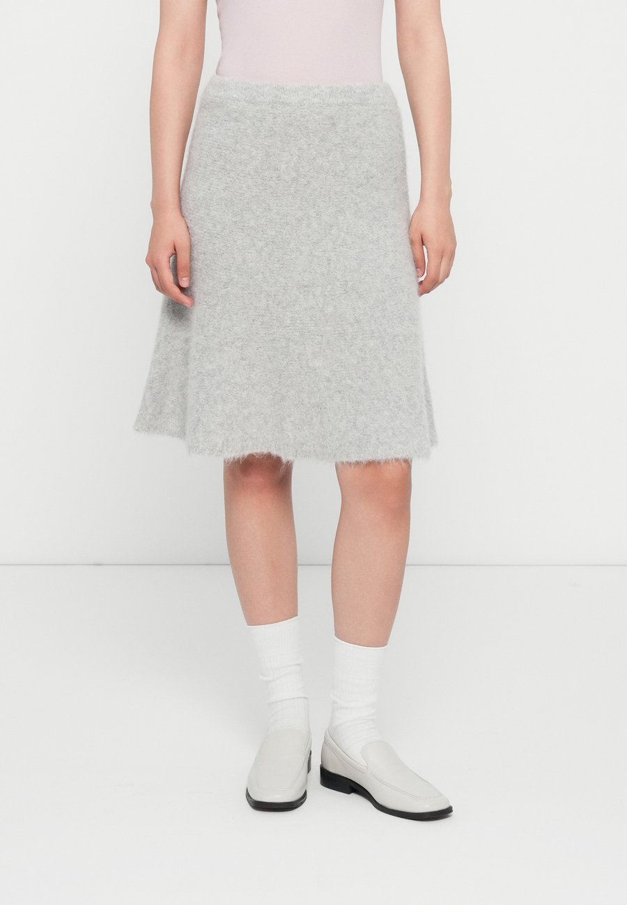 Юбка Samsøe Samsøe JEANNE SKIRT, Light Grey Mel./Light Grey
Юбка Samsøe Samsøe JEANNE SKIRT, Light Grey Mel./Light Grey