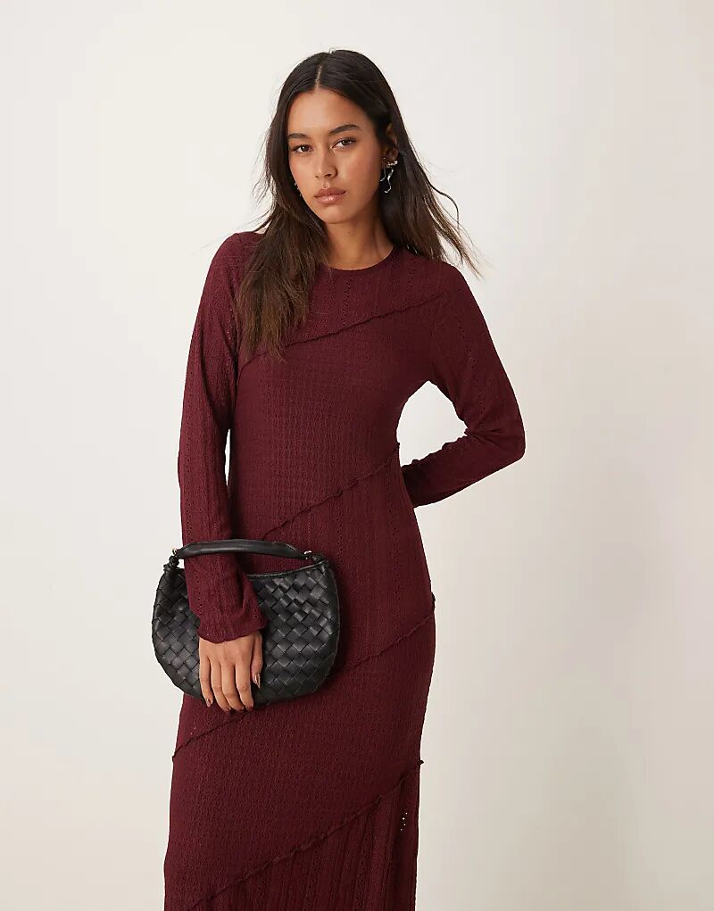 Платье с длинными рукавами из смешанной фактуры в бордовом цвете Miss Selfridge
Платье с длинными рукавами из смешанной фактуры в бордовом цвете Miss Selfridge