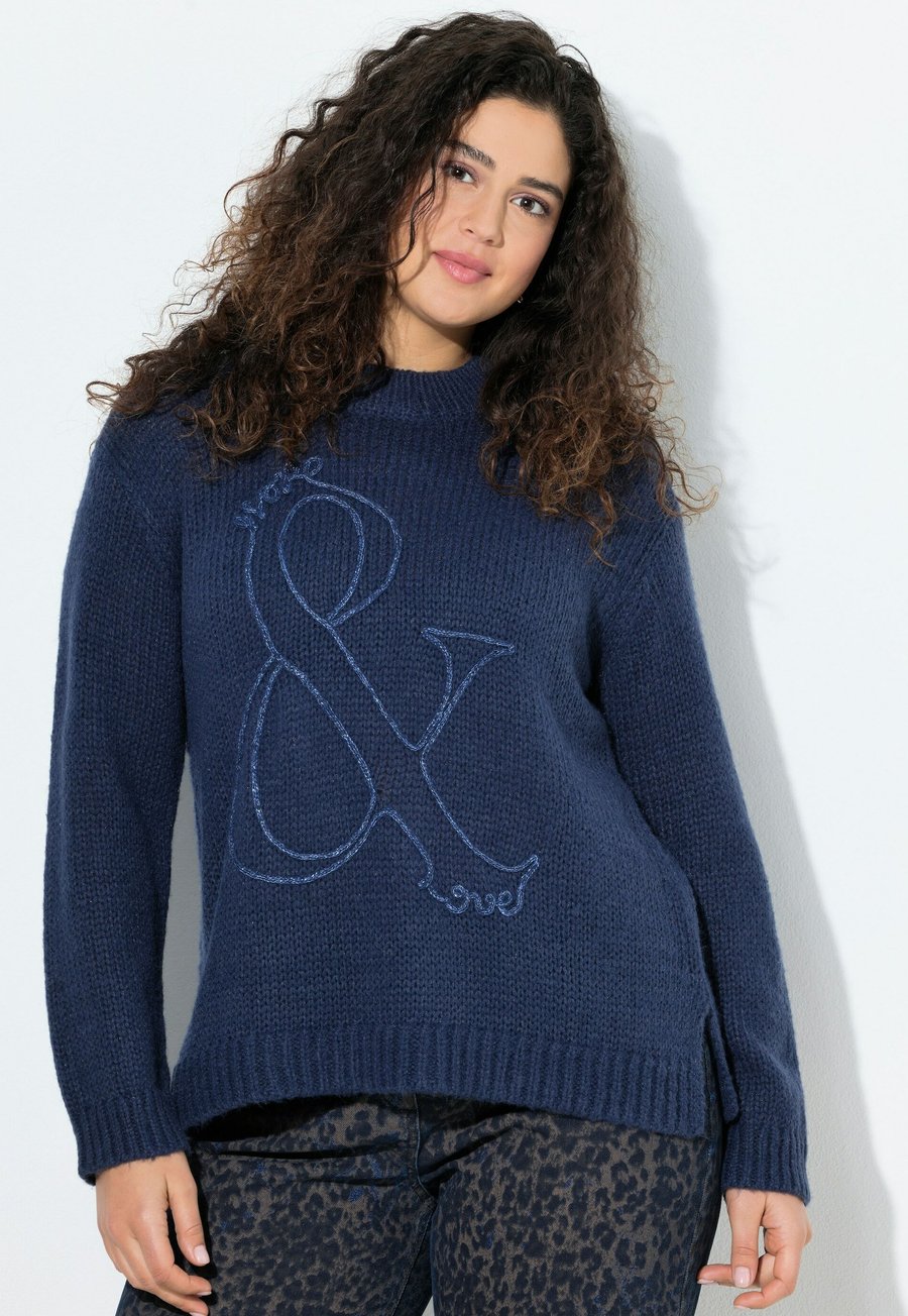 Джемпер Ulla Popken TEXTURED EMBROIDERY SWEATER, Ink Blue/Blue
Джемпер Ulla Popken TEXTURED EMBROIDERY SWEATER, Ink Blue/Blue
