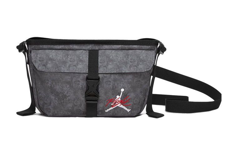 Jordan Полиэстеровая сумка через плечо, мужская черная
Jordan Полиэстеровая сумка через плечо, мужская черная