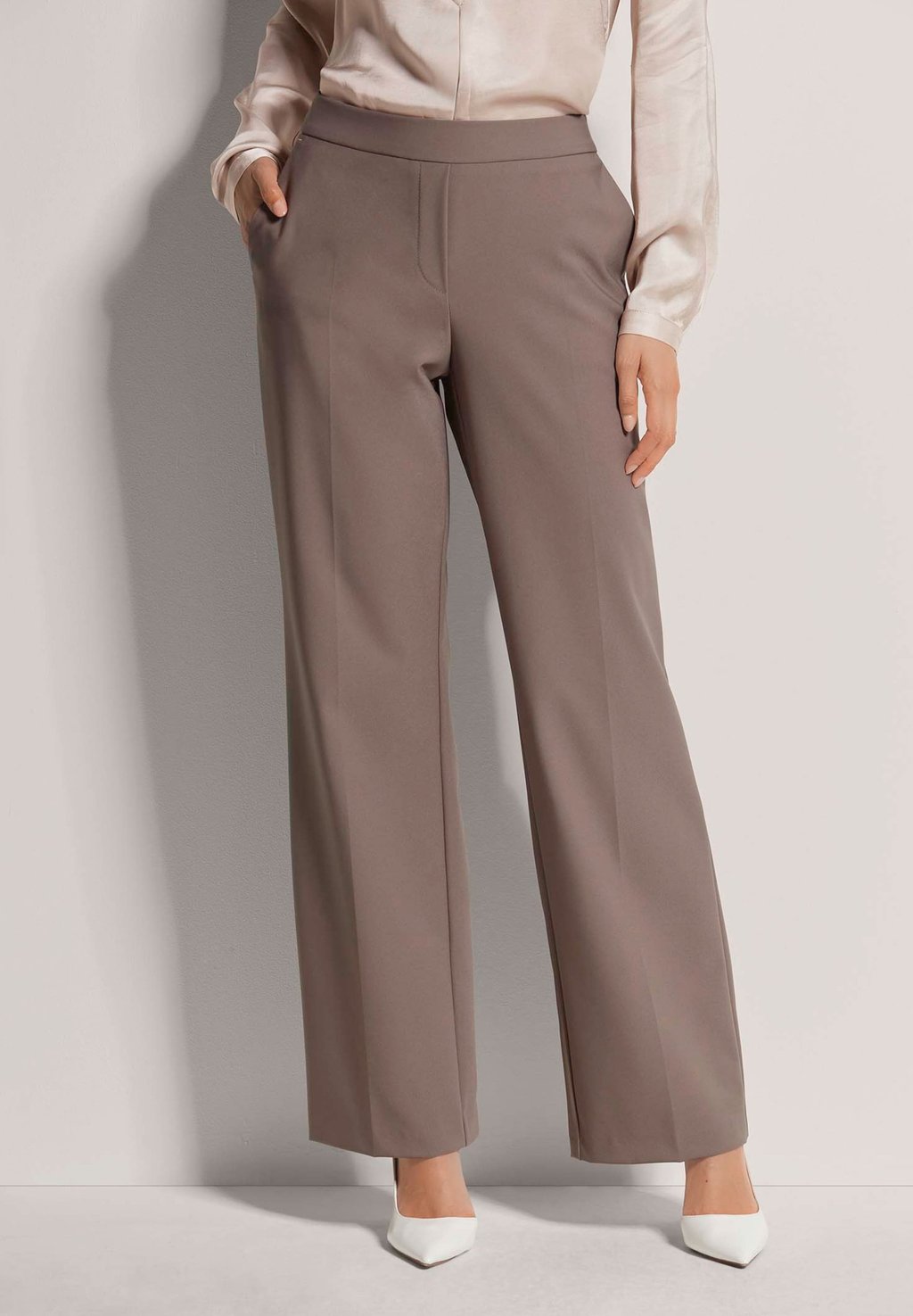 Брюки WEITE ZUM SCHLÜPFEN MADELEINE, бежевый
Брюки WEITE ZUM SCHLÜPFEN MADELEINE, бежевый