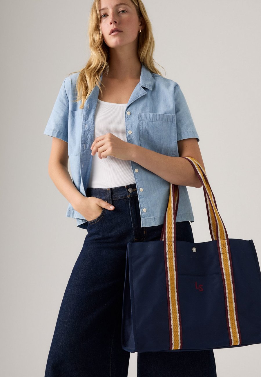 Сумка-шоппер Levi's HOLLIS, Dark Sapphire/Dark Blue
Сумка-шоппер Levi's HOLLIS, Dark Sapphire/Dark Blue