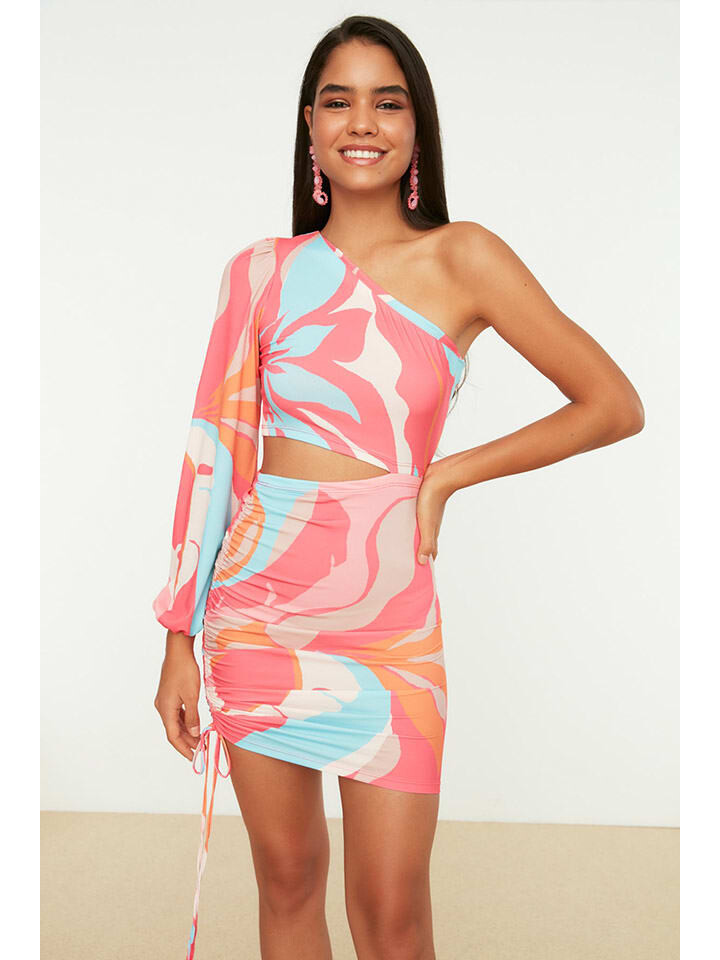 Короткое платье trendyol, цвет koralle/hellblau
Короткое платье trendyol, цвет koralle/hellblau