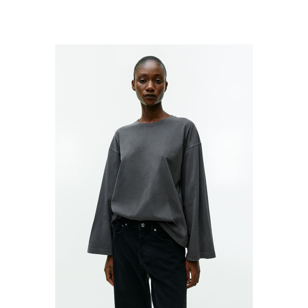 Футболка женская Arket с открытыми плечами, черный
Футболка женская Arket с открытыми плечами, черный