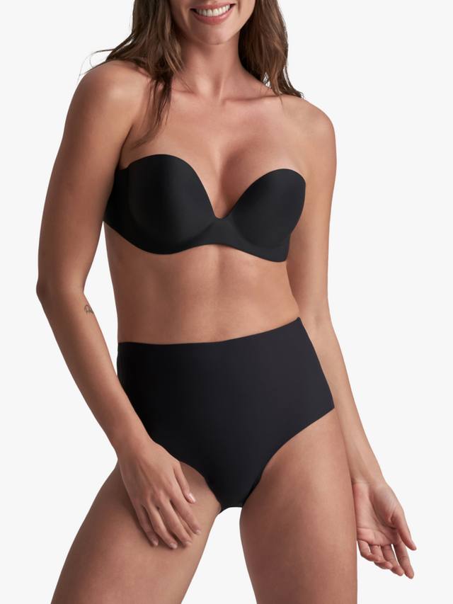 Трусы-стринги с низкой спинкой и средней посадкой Bye Bra, Black
Трусы-стринги с низкой спинкой и средней посадкой Bye Bra, Black