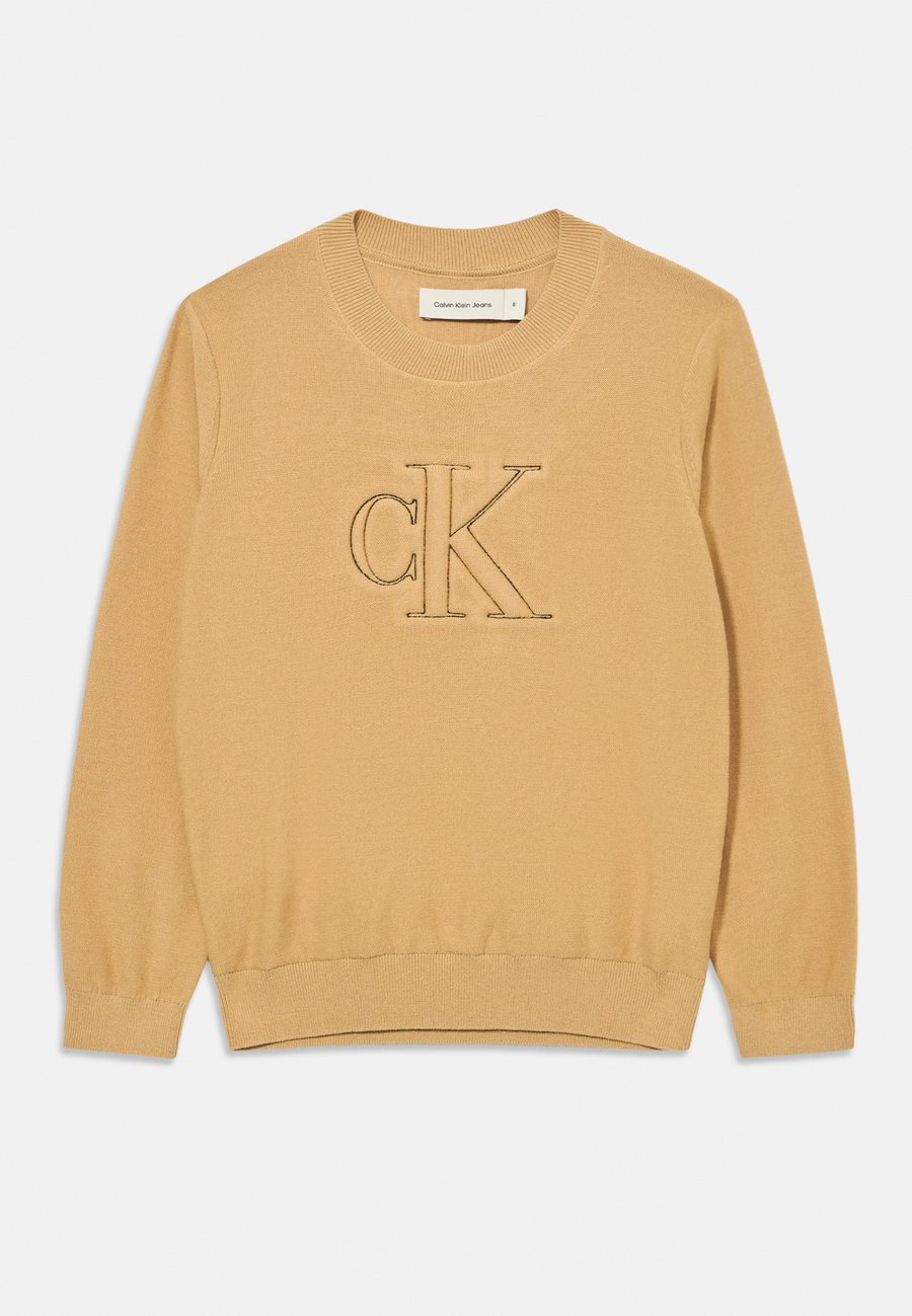 Джемпер Calvin Klein Jeans QUILTED MONOGRAM SWEATER UNISEX, Sandy Beige/Beige
Джемпер Calvin Klein Jeans QUILTED MONOGRAM SWEATER UNISEX, Sandy Beige/Beige