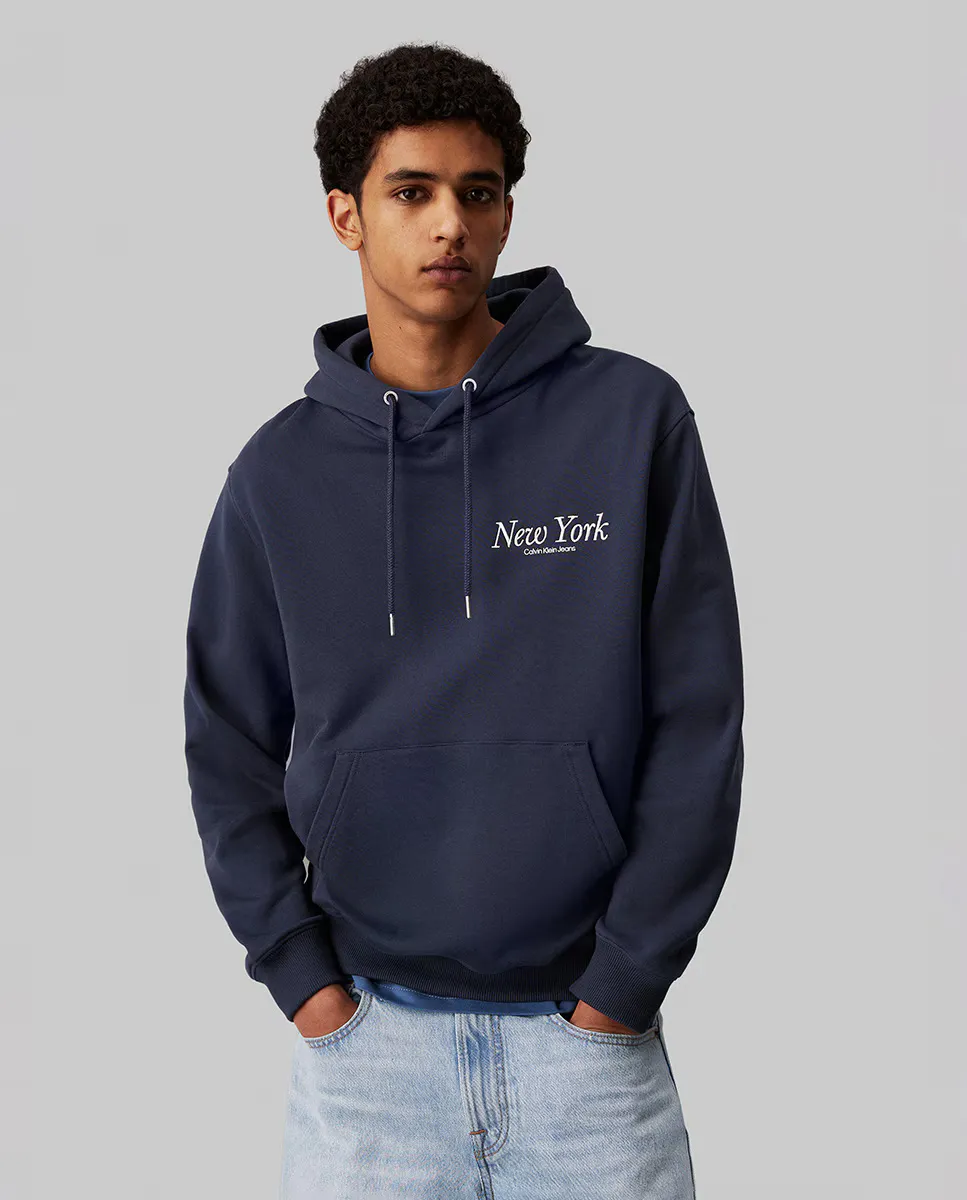 Мужская толстовка с капюшоном и логотипом New York Calvin Klein Jeans, темно-синий
Мужская толстовка с капюшоном и логотипом New York Calvin Klein Jeans, темно-синий