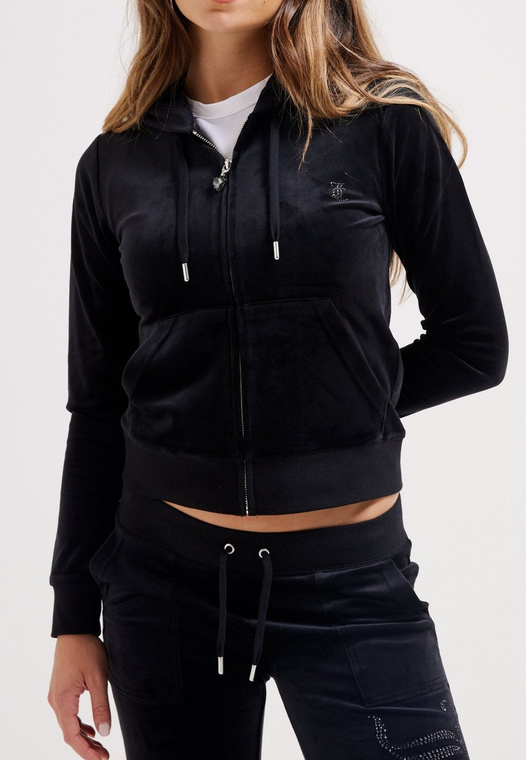 Толстовка на молнии ROBERTSON HOODIE JEWELLED Juicy Couture, черный
Толстовка на молнии ROBERTSON HOODIE JEWELLED Juicy Couture, черный