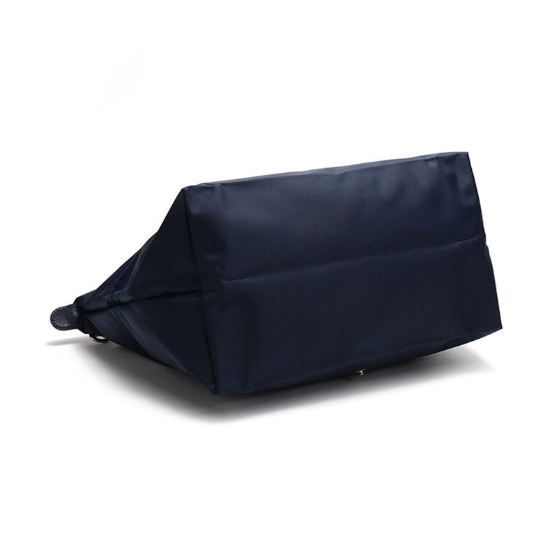 Сумка-шоппер Le Pliage Club Fabric Tote среднего размера для женщин в цвете Navy от LONGCHAMP
Сумка-шоппер Le Pliage Club Fabric Tote среднего размера для женщин в цвете Navy от LONGCHAMP