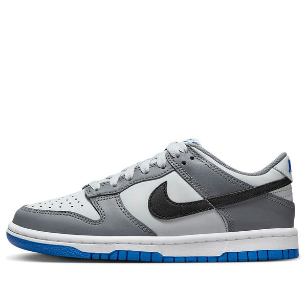 Кроссовки данк лоу Nike, серый
Кроссовки данк лоу Nike, серый