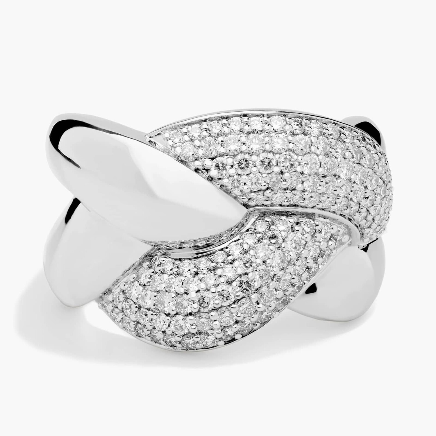 Модное кольцо с переплетенными бриллиантовыми звеньями из 14-каратного белого золота (1 карат, двойной). Blue Nile
Модное кольцо с переплетенными бриллиантовыми звеньями из 14-каратного белого золота (1 карат, двойной). Blue Nile