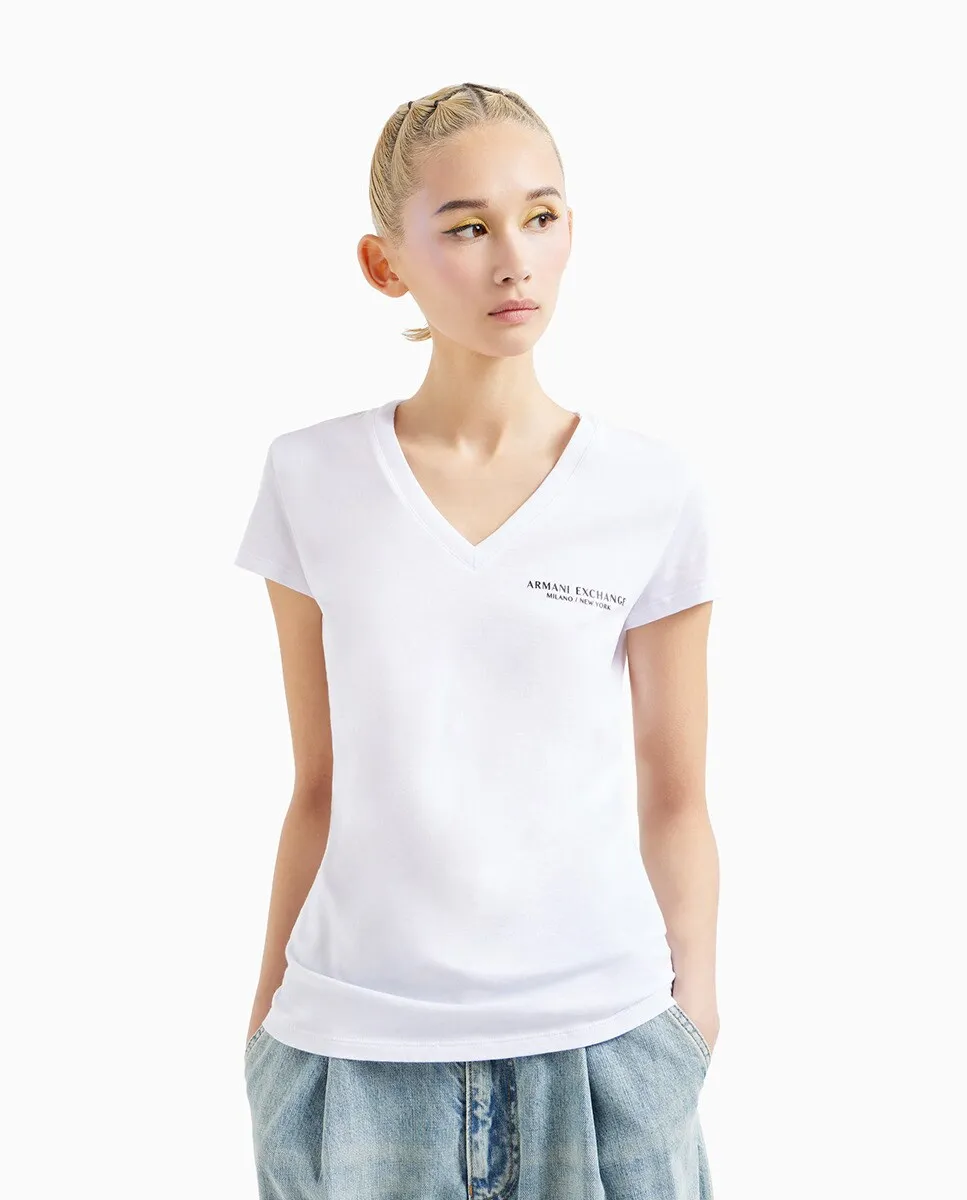 Женская футболка с V-образным вырезом и короткими рукавами Armani Exchange, белый
Женская футболка с V-образным вырезом и короткими рукавами Armani Exchange, белый