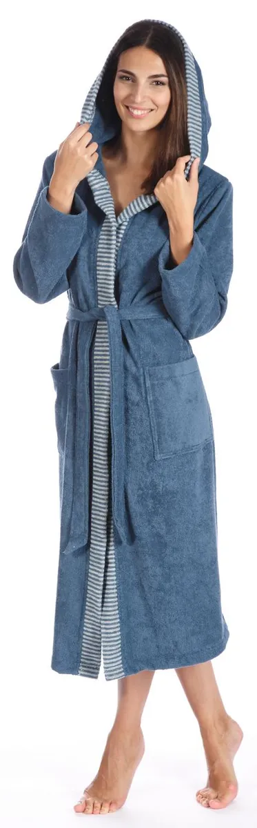 Халат женский Egeria "Benny" (1 шт.), с полосатой каймой, синий
Халат женский Egeria "Benny" (1 шт.), с полосатой каймой, синий