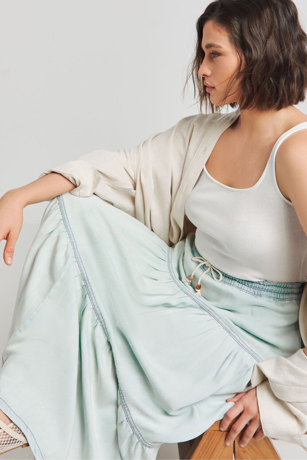 Легкая джинсовая многоярусная юбка макси Simply Be, синий
Легкая джинсовая многоярусная юбка макси Simply Be, синий