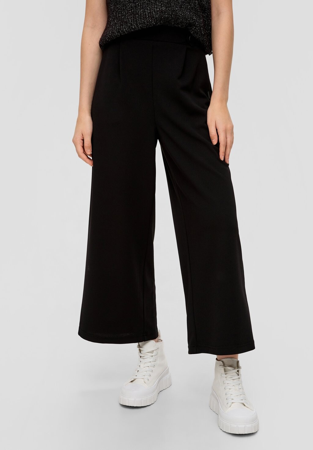 Брюки LOOSE FIT QS, цвет schwarz
Брюки LOOSE FIT QS, цвет schwarz