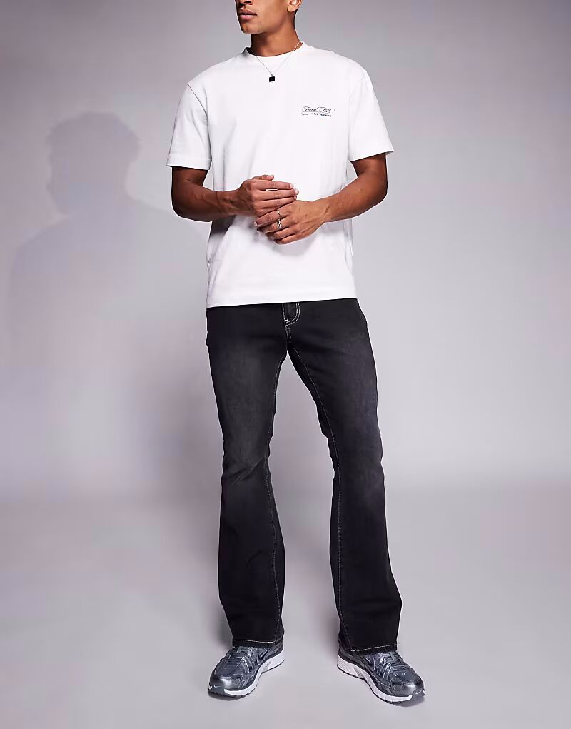 Джинсы Liquor N Poker Stacked slim flare из денима черного цвета с потертостями
Джинсы Liquor N Poker Stacked slim flare из денима черного цвета с потертостями