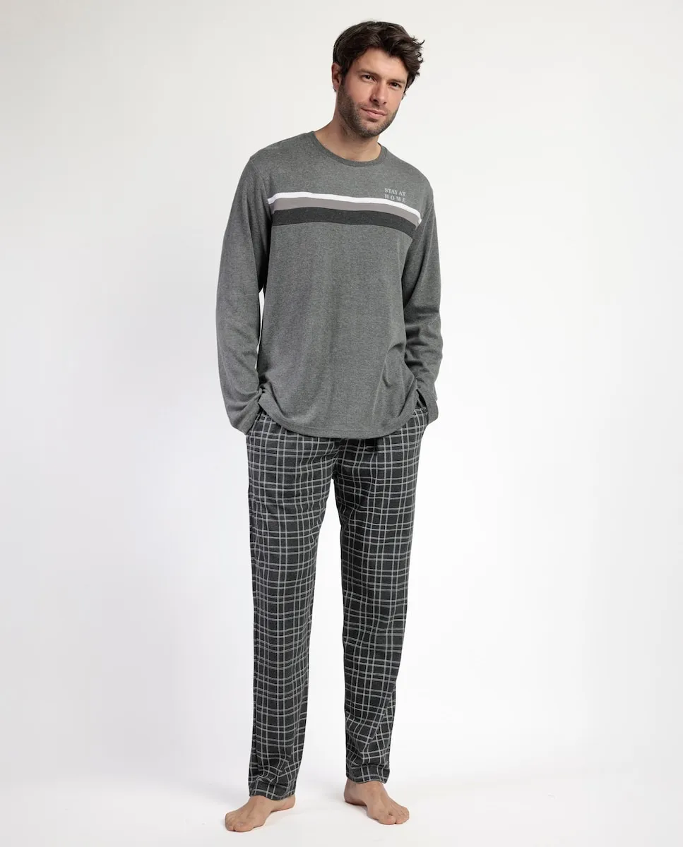 Длинная мужская пижама из серого хлопкового трикотажа Admas, темно-серый
Длинная мужская пижама из серого хлопкового трикотажа Admas, темно-серый