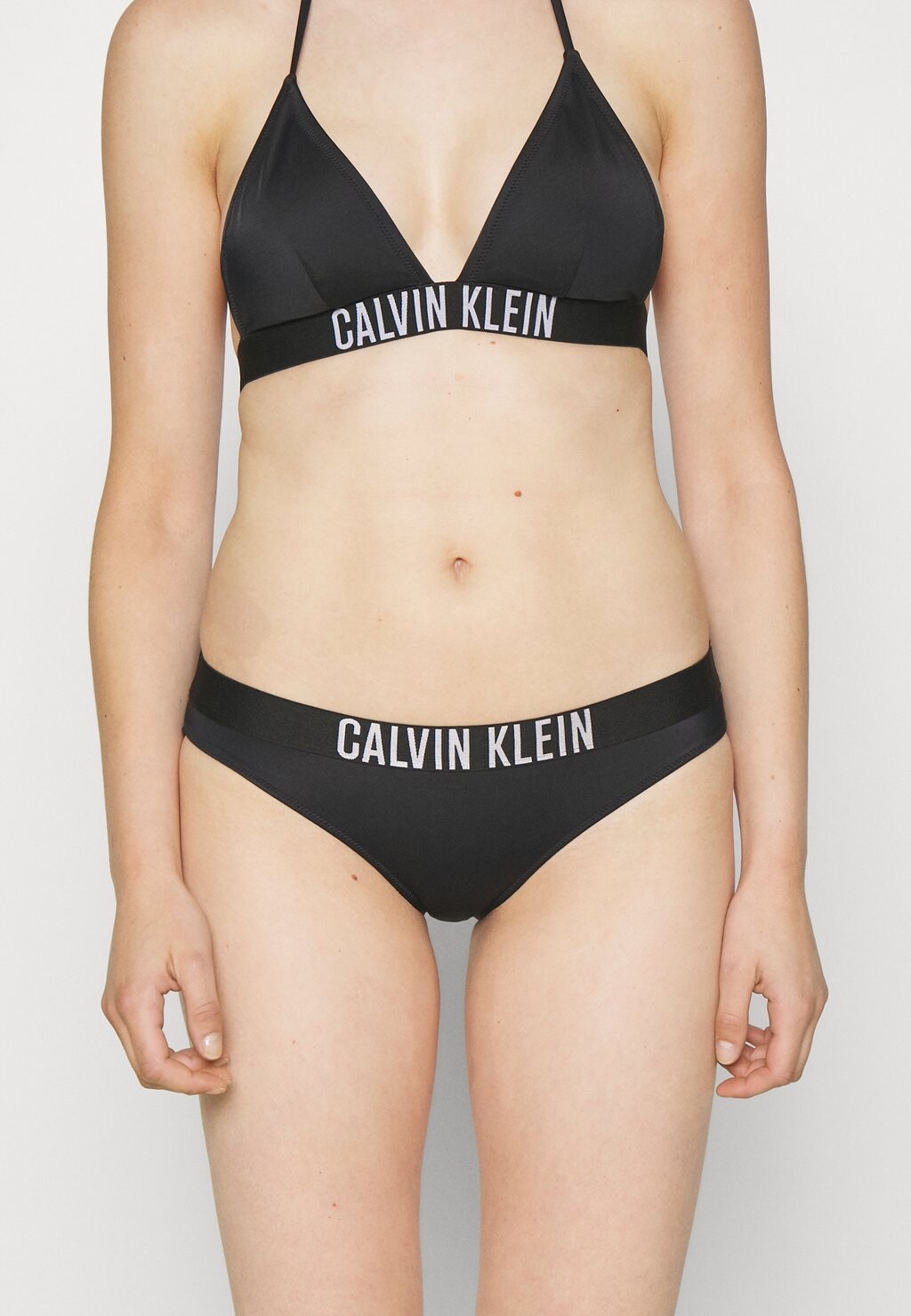 Низ бикини Calvin Klein, черный
Низ бикини Calvin Klein, черный