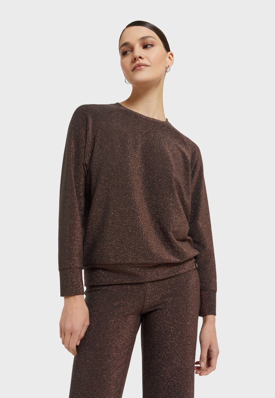 Толстовка ottod'Ame Sweatshirt, Brown, Коричневый, Толстовка ottod'Ame Sweatshirt, Brown
Толстовка ottod'Ame Sweatshirt, Brown, Коричневый, Толстовка ottod'Ame Sweatshirt, Brown