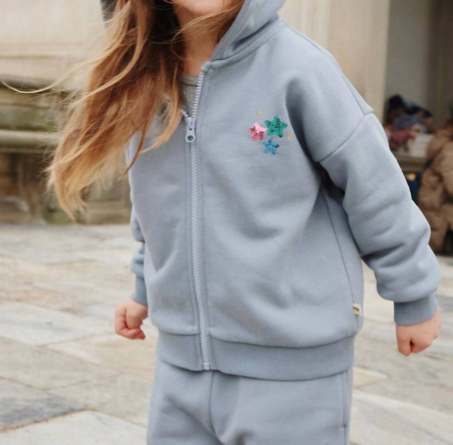 Серый худи с пайетками на молнии Konges Sløjd
Серый худи с пайетками на молнии Konges Sløjd