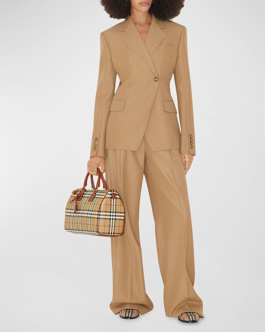 Рюкзак в клетку с клапаном на шнурке Burberry
Рюкзак в клетку с клапаном на шнурке Burberry