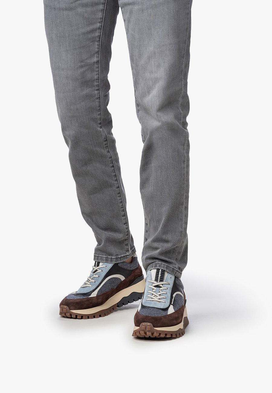 Кроссовки Floris van Bommel DE GROMMER 05, Grey
Кроссовки Floris van Bommel DE GROMMER 05, Grey