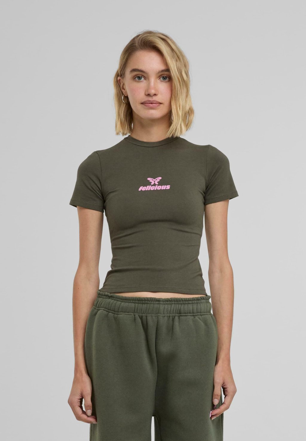 Футболка с принтом FELICIOUS, зеленый
Футболка с принтом FELICIOUS, зеленый