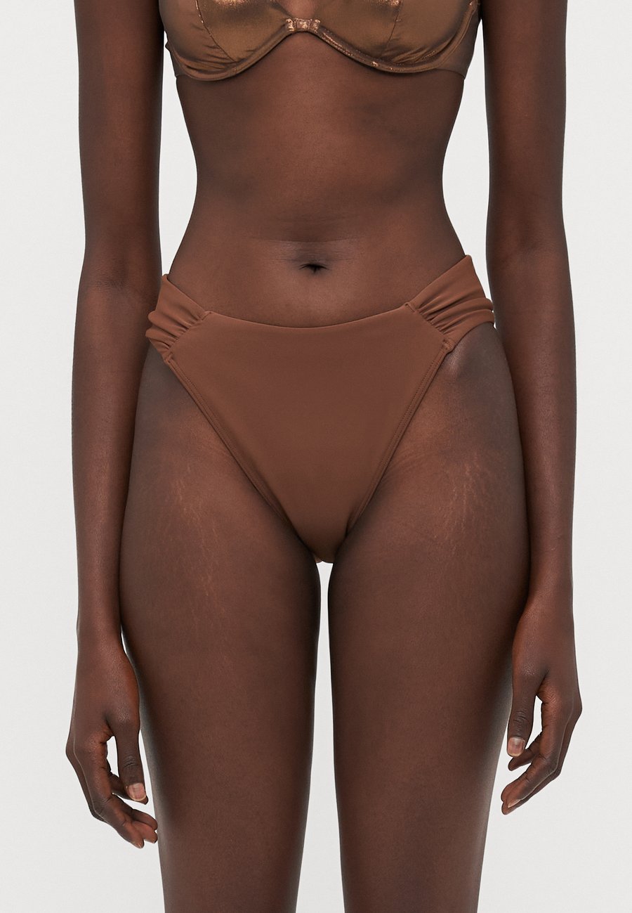 Низ бикини Abercrombie & Fitch Bikini bottoms, Braun/Dark Brown
Низ бикини Abercrombie & Fitch Bikini bottoms, Braun/Dark Brown