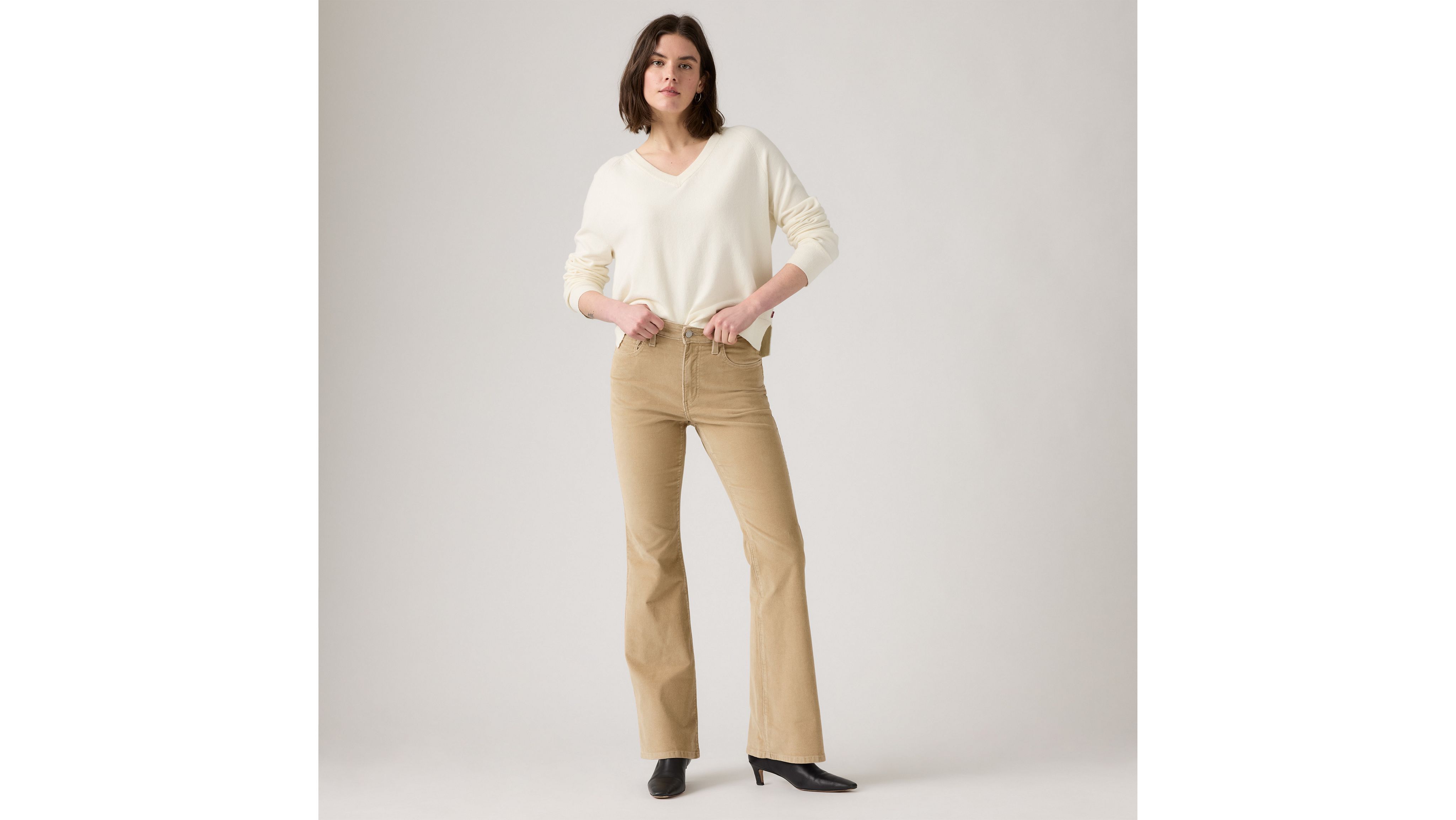 726 Женские расклешенные вельветовые брюки с высокой талией Levi's, Travertine - Tan
726 Женские расклешенные вельветовые брюки с высокой талией Levi's, Travertine - Tan