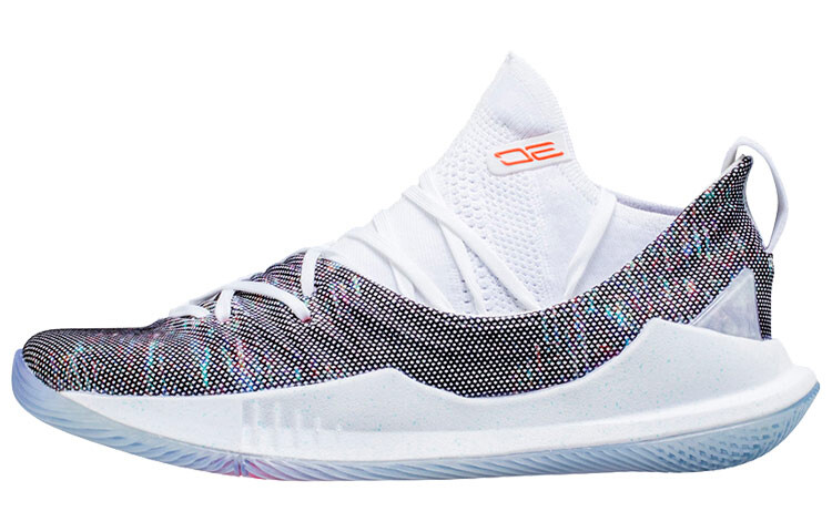 Мужские баскетбольные кроссовки Under Armour CURRY 5
Мужские баскетбольные кроссовки Under Armour CURRY 5