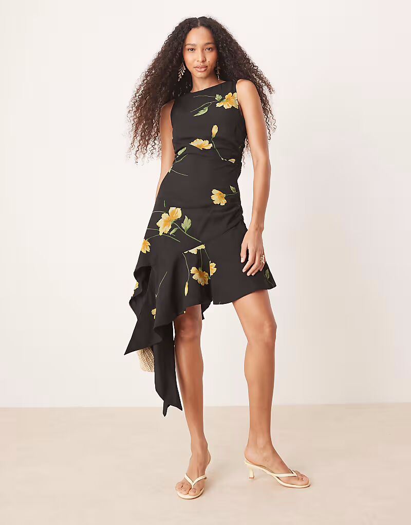 Платье миди ASOS DESIGN с асимметричным подолом и оборкой, с черно-желтым цветочным принтом
Платье миди ASOS DESIGN с асимметричным подолом и оборкой, с черно-желтым цветочным принтом