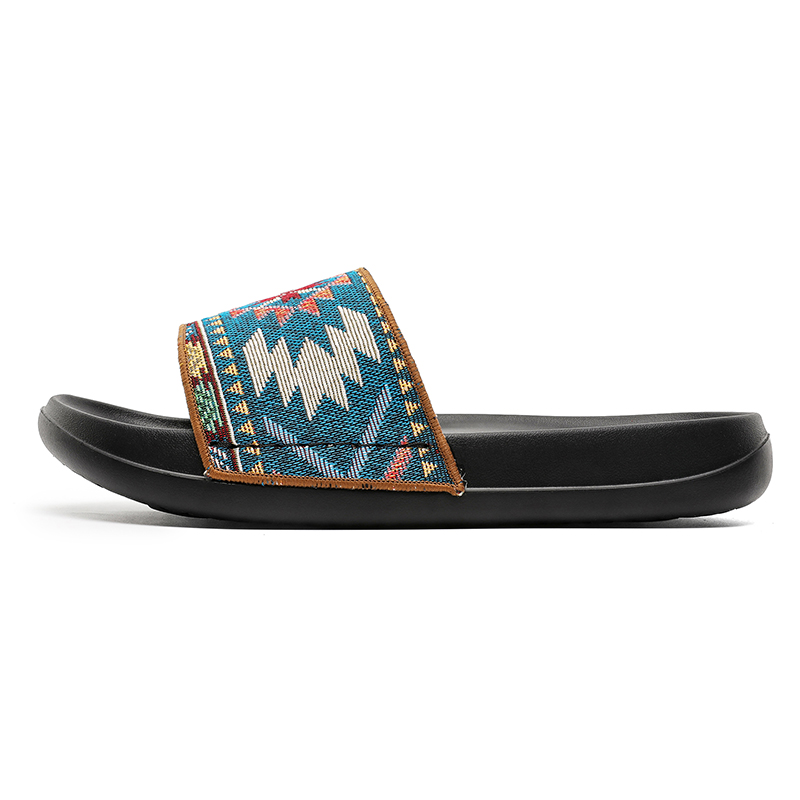 FAPAI Тапочки-слайды мужские черные
FAPAI Тапочки-слайды мужские черные