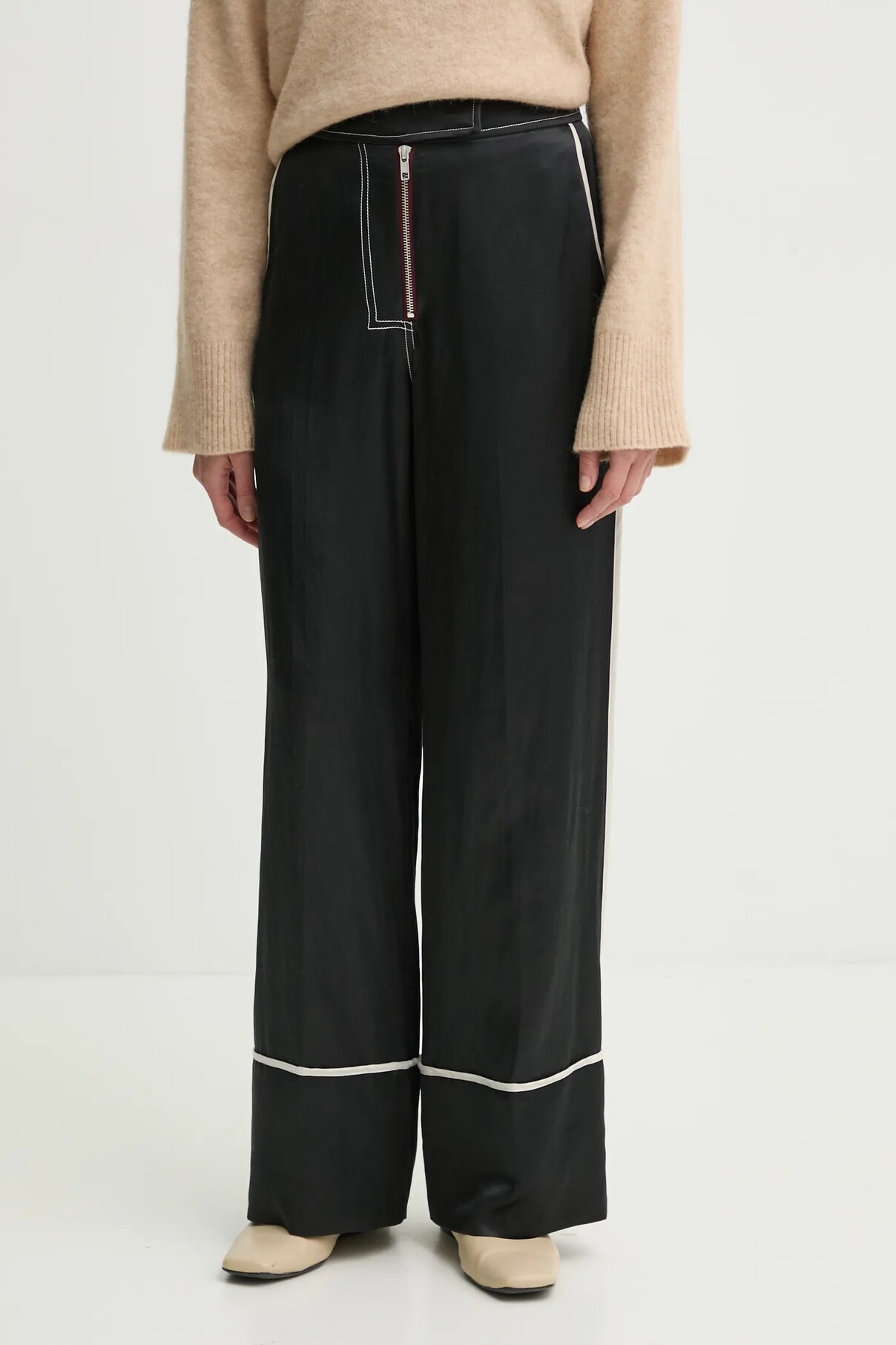 Брюки из смесового льна Day Birger et Mikkelsen Gianna, черный
Брюки из смесового льна Day Birger et Mikkelsen Gianna, черный