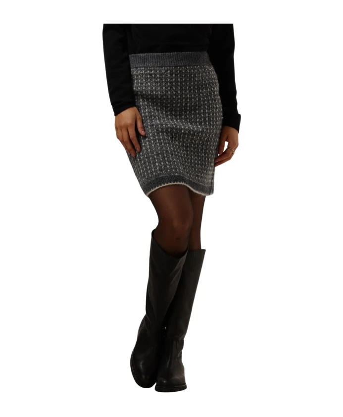 Короткая трикотажная юбка темного цвета Selected Femme, серый
Короткая трикотажная юбка темного цвета Selected Femme, серый