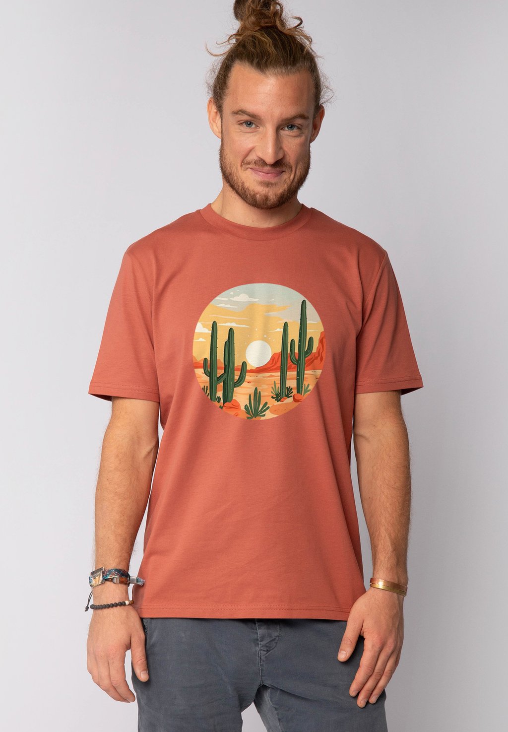 Футболка с принтом SONNENUNTERGANG IN DER WÜSTE watapparel, коричневый
Футболка с принтом SONNENUNTERGANG IN DER WÜSTE watapparel, коричневый