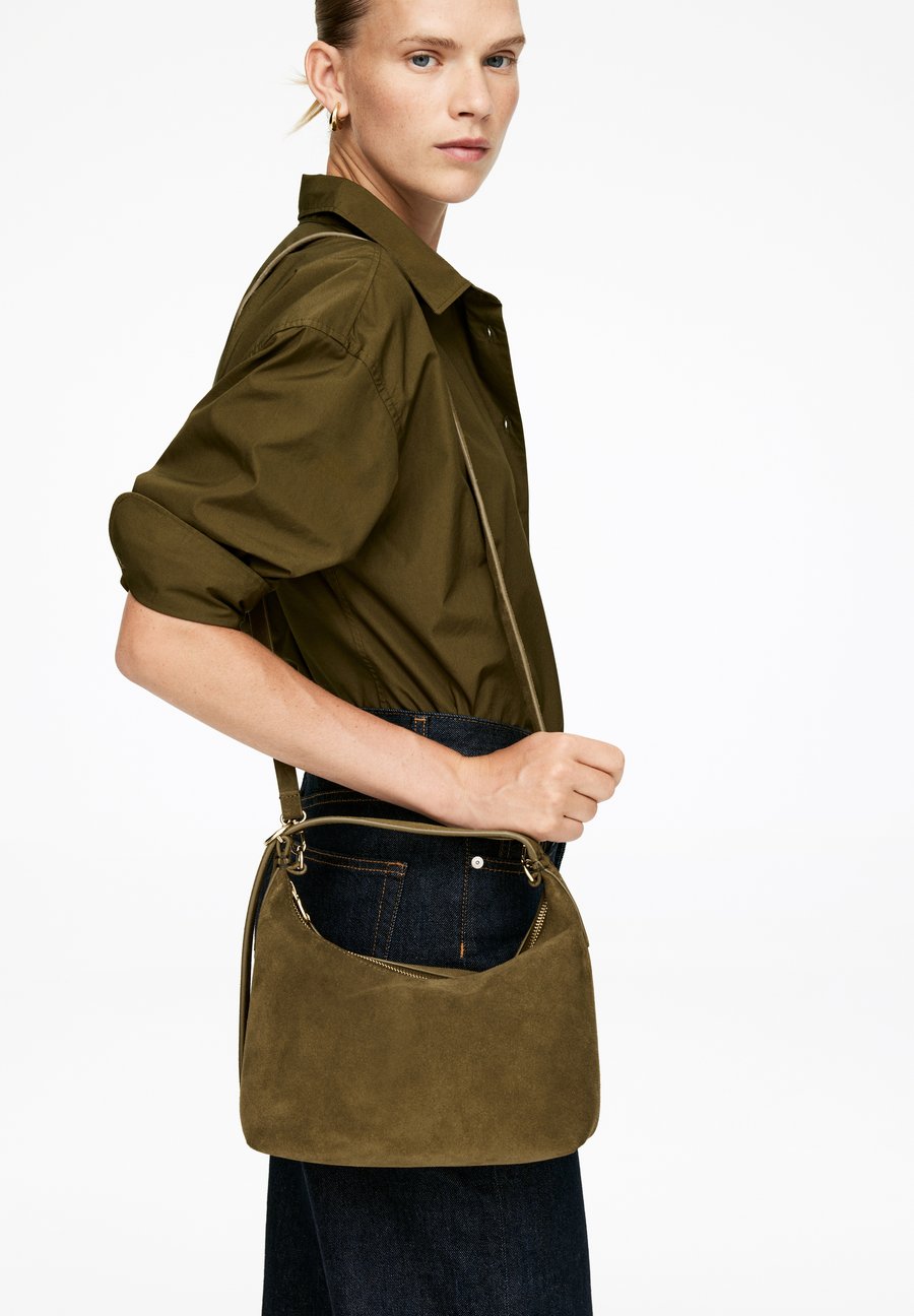 Сумка ARKET Handbag, Khaki Green/Khaki
Сумка ARKET Handbag, Khaki Green/Khaki