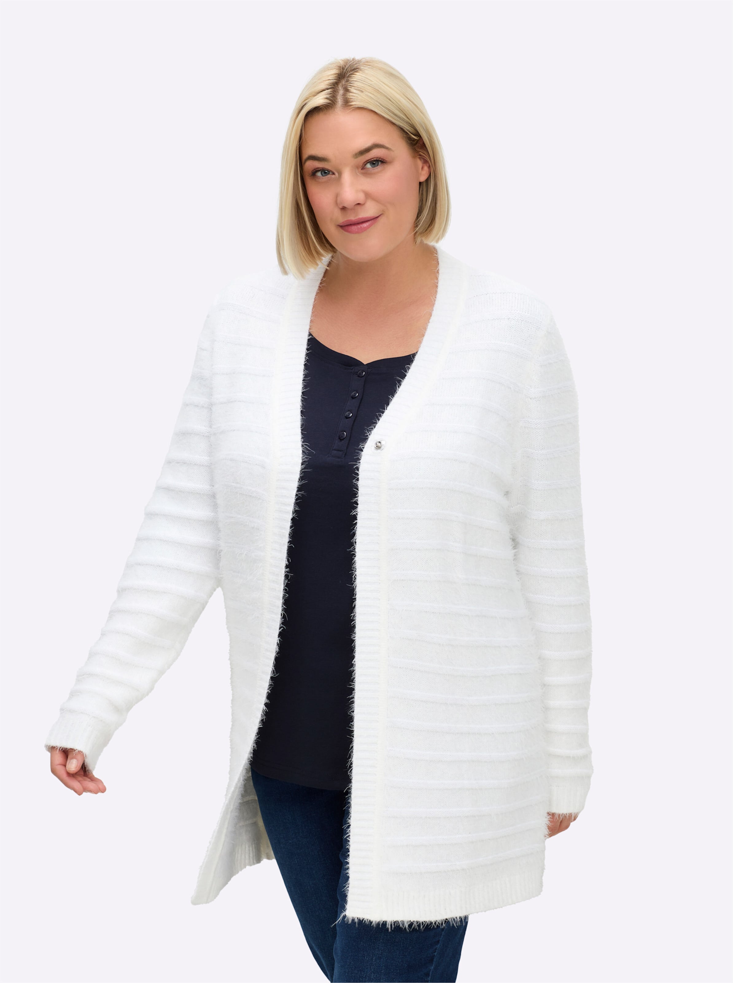 SHEEGO Кардиган из трикотажа в цвете экрю
SHEEGO Кардиган из трикотажа в цвете экрю