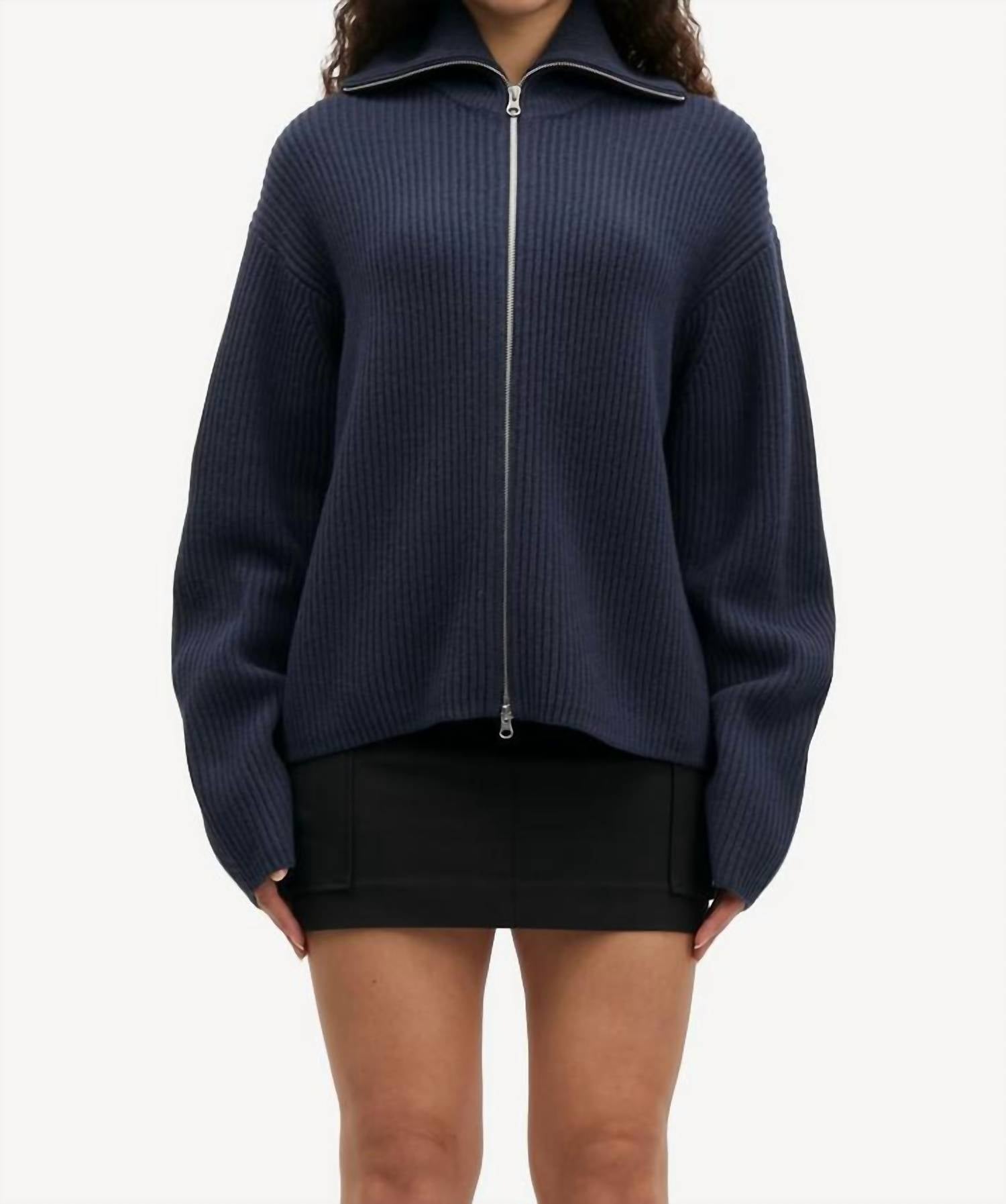 Новинка Кардиган с длинным рукавом в космическом стиле SAMSOE, Outer Space
Новинка Кардиган с длинным рукавом в космическом стиле SAMSOE, Outer Space