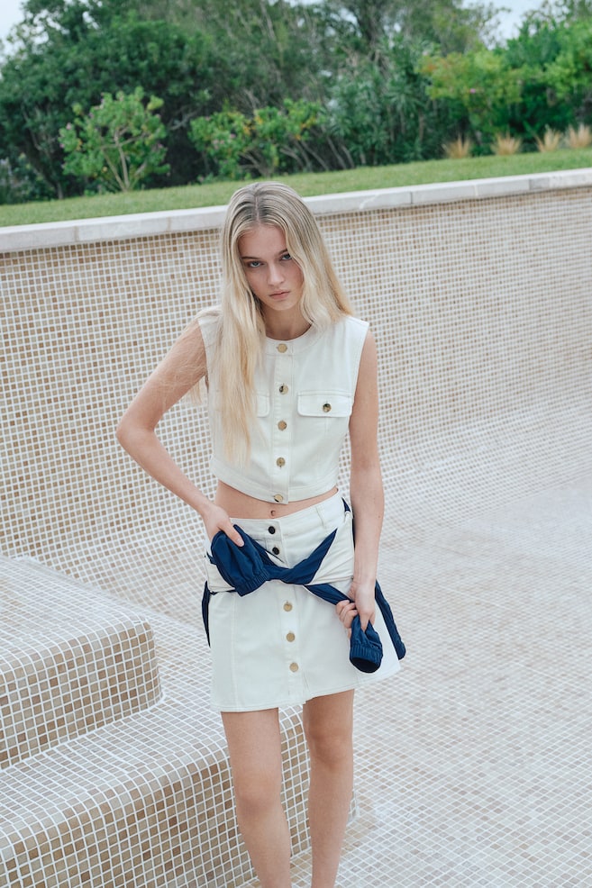 Короткая джинсовая юбка А-силуэта H&M, бежевый
Короткая джинсовая юбка А-силуэта H&M, бежевый