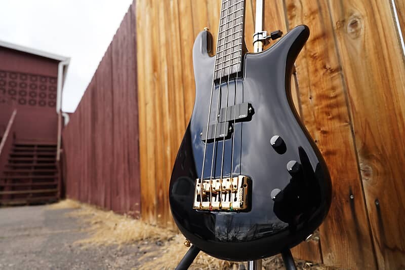 Басс гитара Spector Euro4 Ian Hill Signature 50th Anniversary Black 4-String Electric Bass w/ Gig Bag
Басс гитара Spector Euro4 Ian Hill Signature 50th Anniversary Black 4-String Electric Bass w/ Gig Bag