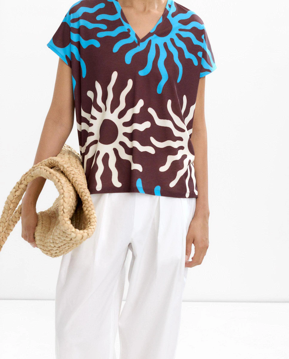 Женская футболка с коротким рукавом и принтами Parfois, темно-коричневый
Женская футболка с коротким рукавом и принтами Parfois, темно-коричневый