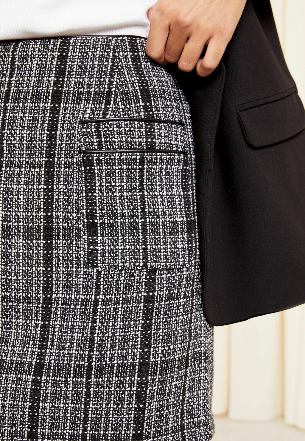 Мини-юбка TRIM REGULAR FIT Friends Like These, черный 
Мини-юбка TRIM REGULAR FIT Friends Like These, черный