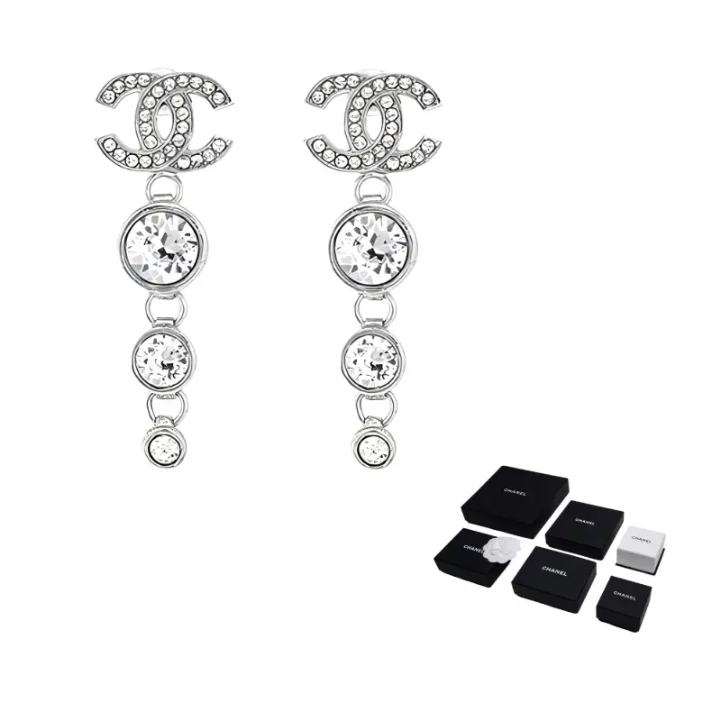 Серьги женские CHANEL
Серьги женские CHANEL