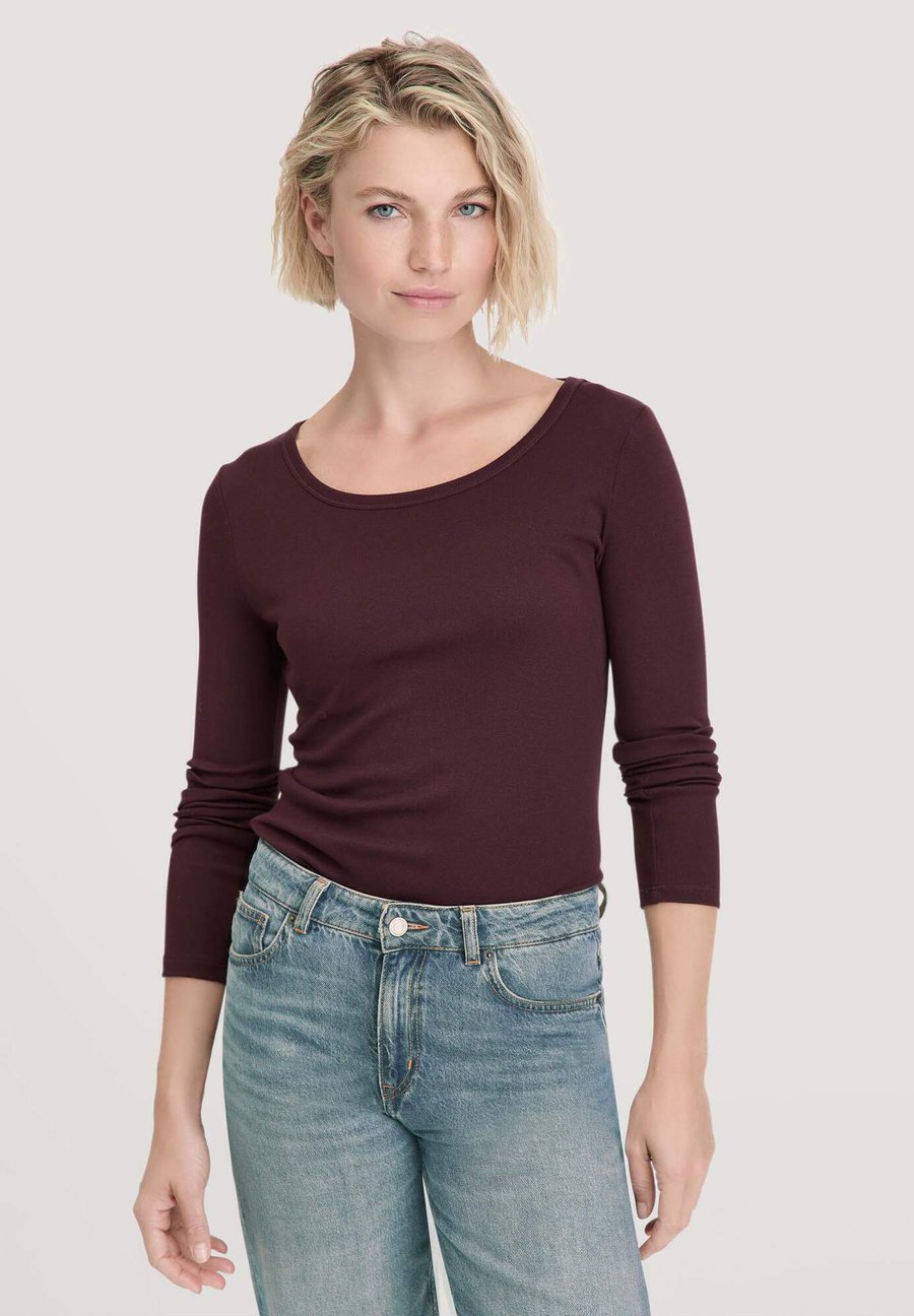 Топ Hessnatur Long sleeved top, Schwarzbeere/Berry
Топ Hessnatur Long sleeved top, Schwarzbeere/Berry