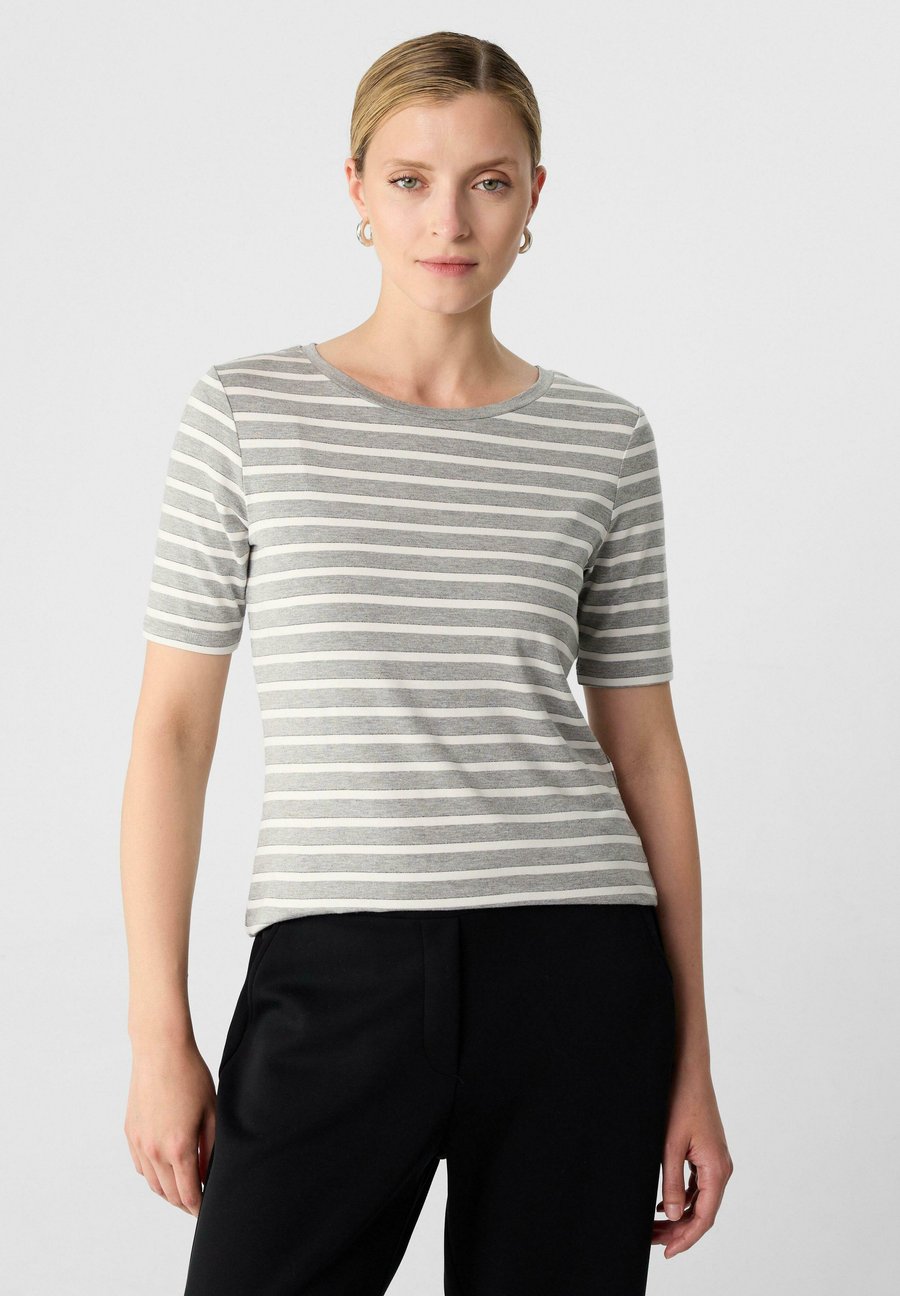 Футболка comma RINGEL MIT DEZENTEM GLITZERGARN, Grau/Light Grey, Серый, Футболка comma RINGEL MIT DEZENTEM GLITZERGARN, Grau/Light Grey
Футболка comma RINGEL MIT DEZENTEM GLITZERGARN, Grau/Light Grey, Серый, Футболка comma RINGEL MIT DEZENTEM GLITZERGARN, Grau/Light Grey